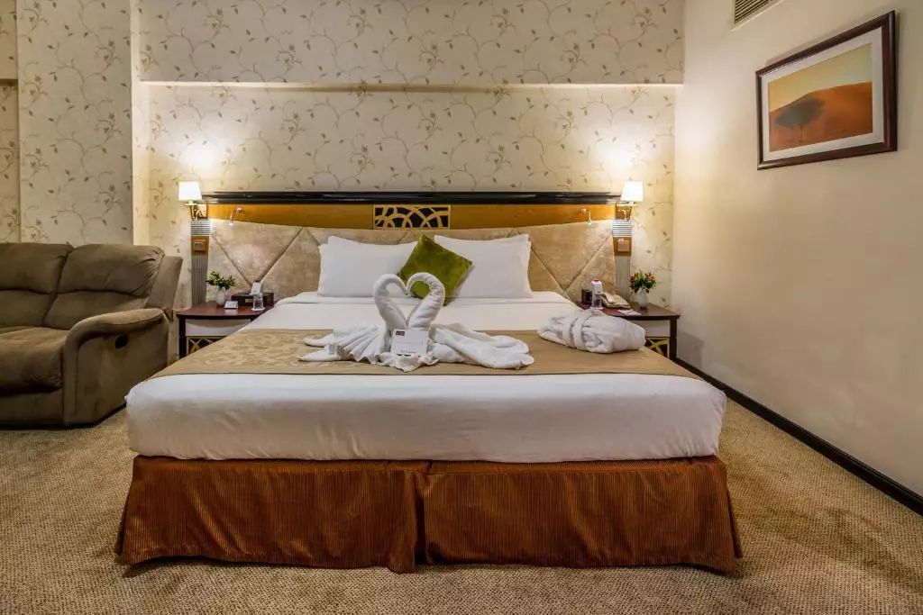 THE PARK HOTEL
